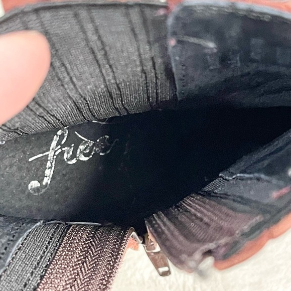 Free People Women's Cherry Chocolate Side Zip James Chelsea Ankle Boots Size 37 - Picture 9 of 10